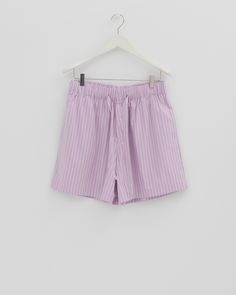 Unisex fit. Crisp poplin weave. 100% organic cotton. Made in Portugal. Tekla Fabrics Pyjamas, Pyjamas Shorts, Tekla Fabrics, Poplin Shorts, Button Pants, Organic Bedding, Pajama Shorts, Mother Of Pearl Buttons, Wool Plaid