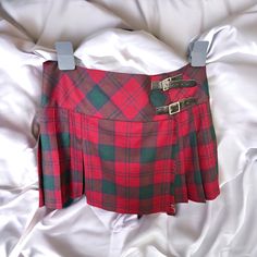 The most amazing style and quality vintage tartan mini skirt from the 90's. Made in Scotland. In perfect condition. Size uk 14, us 10, eu 42. Measurements (item lying flat). Width - 16.4 inch (all around x 2). Length - 14.7 inch. Please contact us with any questions. Thank you and happy shopping! Tartan Mini Skirt, Mini Rock, Pleated Mini Skirt, Tartan, Scotland, Mini Skirt, Happy Shopping, Womens Skirt, Mini Skirts