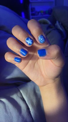 Y2k Nail Polish Ideas, Star Swirl Nails, Blue Painted Nails Short, Nail Ideas Easy Simple Short, Simple Blue Gel Nails, Nail Painting Ideas For Short Nails, Coraline Nails Easy, Simple Nail Drawing, Royal Blue Star Nails