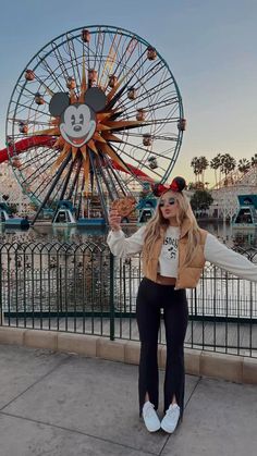 15 Disneyland Outfit Ideas for Moms: Stylish and Comfortable Tips Mommy And Me Disney Outfits, Disney Outfits Women Winter, Disneyworld Outfit Women, Mommy And Me Disney, Disney Outfits Winter, Disneyland Christmas Outfit, Disney Winter Outfits, Outfit Aesthetic Ideas, Disneyland Outfit Winter