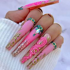 Wearing Long Handmade Diamond Studded Armor Pieces Red Crowned Crane Animal Fake Nails Bamboo Leaves Gucci Nails, Pink Summer Nails, Long Press On Nails, Animal Nails, Ballerina Nails, Trendy Nail Art, Stick On Nails, Artificial Nails, Gold Nails