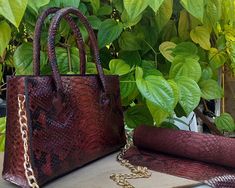 Maroon Tote Bags - Real Python Snakeskin Leather Daulay is a craftsman of a handmade women's handbag from lizard and python snake skin leather, where the process from the beginning of the python leather and bag making is done by us. Most people want to have some unique designs. So, if you are one of them, then you can benefit from this skin handbag. It is because the perfect designs of python skin handbags are really appreciative. If you want a custom order in another pattern, we can do it for y Christmas Minimalist, Python Bags, Snakeskin Purse, Python Snake, Snake Skin Bag, Python Skin, We Can Do It, Suede Fabric, Maroon Color