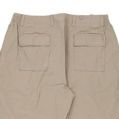 Vintage Dockers beige cargo shorts, fit a 37" waist and 9" inseam. WAIST: 37 inches / 94cmsINSEAM: 9 inches / 23cmsRISE: 13 inches / 33cmsGENDER: mens CONDITION: good - small mark on front left leg and back right leg.STYLE: cargo shortsERA: 1990sCOLOUR: beigeFABRIC: cotton Beige Cargo Shorts, Beige Cargo, Shorts Fit, Style Cargo, Cargo Shorts