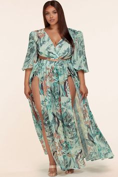 The maxi Sage Tropical dress Plus Size Stores, Tropical Maxi Dress, Plus Size Fashionista, Tropical Dress, Tie Bow, Curvy Fashion, Xl Dress, Green Dress, Plus Size Dresses