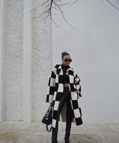 Winter Style Guide, Lauren Elizabeth, Outfit Inspiration Women, Statement Coat, Trends 2022, Outfit Inspo Fall, Winter Fashion Outfits, Favorite Products