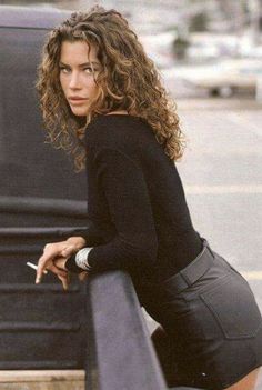 90s Models, Curly Hair Cuts, Curly Girl, Aesthetic Hair, Curly Hair Styles Naturally, Pretty Hairstyles