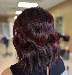 These Are The Top 50 Hair Color Ideas for Winter 2024 Winter Hair Colours 2023, Winter Hair Colors 2023, Winter Hair Color 2023, 2023 Hair Color Trends For Women, Popular Hair Colors For 2023, Hair Color Ideas For 2023, Mommy Hair