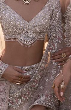 Aesthetic Blouse Design, Lehenga Blouse Design, Beautiful Lengha, Winter Outfit Ideas For Women, Comfy Things, Indian Outfits Modern, Bridal Lengha, Indian Outfits Lehenga