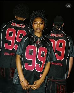 Streetwear Photoshoot, Football Jersey Outfit, Trend T Shirt, Branding Photoshoot Inspiration, Black Photography, Style Instagram, Jersey Outfit, Model Inspo, Sports Style