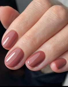 Current Nail Colors, Muted Nail Colors, Squavol Nails, Super Short Gel Nails, Office Nails Professional, Nail Colors For Pale Skin, Nails Shellac, Summer Nail Colors, Subtle Nails