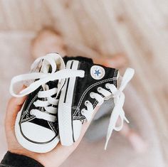 Cute Baby Shoes Boy, Baby Dudes Shoes, Baby Shoe Crochet, Shoe Crochet, Newborn Baby Boy Shoes, Cute Baby Converse, Baby White Converse, Baby Boy Converse, Toddler Converse