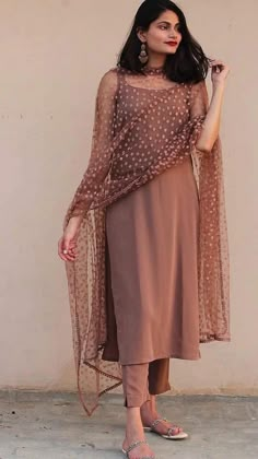 डिजाइनर कपड़े, Stylish Kurtis Design, Simple Kurta Designs, Simple Kurti Designs, Kurti Designs Latest, Long Kurti Designs, Casual Indian Fashion, Salwar Kamiz, Designer Kurtis