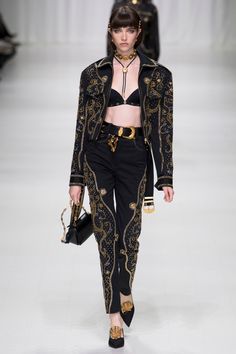 Camille Hurel, Paris Mode, Versace Outfit, Milano Fashion Week, Fashion 2018