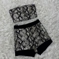 Nwt Madrag 2 Pc Set Size Small Crop Top + Shorts ( High Waisted) Snake Skin Style ( Not Skirt Set ). Fitted Party Sets Short Length, Fitted Short Sets For Night Out, Snake Crop Top, Crop Top Shorts, Matching Skirt Set, Shorts High Waisted, 2 Piece Skirt Set, Skirt Suit Set, Blazer And Skirt