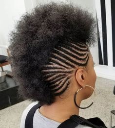 Mohawk With Braided Sides For Natural Hair Natural Mohawk, Hairstyles Mohawk, Natural Hair Mohawk, Braided Mohawk Hairstyles, Side Cornrows, Mohawk Styles, Transitioning Hairstyles