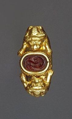 Etruscan golden ring with carved lion intaglio. 5th Century BCE. Etruscan Jewelry, Ancient Jewels, Roman Jewelry, Ancient Jewellery, Ringe Gold, Ancient Artifacts