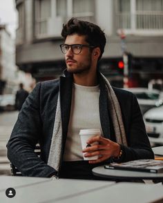 Men's Poses Photography, Aesthetic Men Photography Ideas, Male Photo Shoot Poses, Tinder Profile Pictures Men, Cool Poses For Men, Photoshoot Ideas Men Aesthetic, Instagram Male Photo Ideas, Men Portrait Photography Outdoor, Dating App Photo Ideas Men