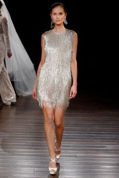 A look from the Naeem Khan spring 2017 bridal collection. Photo: Dan Lecca Naeem Khan Bridal, Wedding Gown Trends, House Of Worth, Stile Boho Chic, Abed Mahfouz, Naeem Khan, Tea Length Wedding Dress, Bridal Fashion Week, Wedding Dress Trends