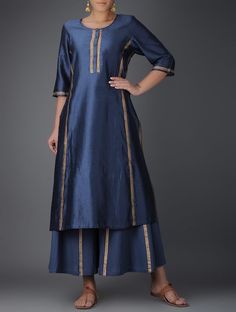 Casual Blue Dress, Kurthi Design, Silk Kurtas, Plain Kurta, Silk Outfits, Kurta Women, Blue Colour Dress, Eid Dress, Kurta Patterns