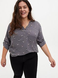 Emily Ross, Blouse Images, Fitted Wedding Dress, Button Placket, Plus Size Tops, Woven Fabric, Fitness Models, Cool Outfits, Outfit Ideas