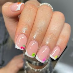 Start the summer with these subtle summer french nails - they are classy and fun at the same time! Check out all 40+ prettiest ideas for summer nail art 2024 on the blog. Photo credit - Instagram @bylillybell French Tip Holiday Nails Summer, French Tip With Little Design, Cute Holiday Nails Summer, French Tip Nails 2024, Short Nail Inspo Summer 2024 Square, Summer French Nails 2024, French Tip With Nail Art, French Nails Ideas Square