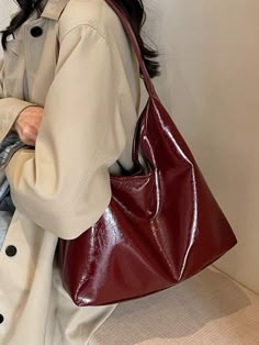 Red Bag Outfit, Hobo Bag Patterns, Uni Bag, Capsule Wardrobe Casual, Burgundy Bag, Red Leather Bag, Fall Bags, Vintage Leather Bag, Red Handbag