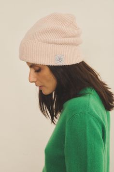 A big, thick and comfortable beanie for the coming winter. You will feel surrounded by warmth as your ears are enveloped in softness. Thanks to its thickness provide the best comfort to face the cold while accessorizing your winter looks. Charlotte’s fashion tip: "The Anne beanie is a strong piece for the wardrobe in winter. Opt for color for a bright accessory over a neutral outfit or choose neutral tones to for a more elegant style." Warm Beanie For Cold Weather, Warm Snug Beanie For Fall, Trendy Winter Bonnet For Cold Weather, Comfortable Winter Beanie, Comfortable Winter Beanie For Cold Weather, Soft Knit Beanie For Cold Weather, Snug Beanie For Cold Winter Weather, Snug Beanie For Cold Weather, Cozy Soft Hats For Cold Weather