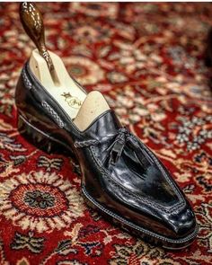 Handmade Tassel Loafer Men Shoes in Black Calf Leather sold by Crafted Leather on Storenvy Quality Leather Boots, Gentleman Shoes, Custom Design Shoes, Best Shoes For Men, Italian Shoes, Leather Dress Shoes, Formal Shoes For Men, Tassel Loafers, Mens Accessories Fashion