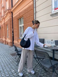 Estilo Hijab, Skandinavian Fashion, Neue Outfits, Spring Fits, Copenhagen Style, Looks Street Style, Trend Forecasting, Mode Inspo, Looks Chic