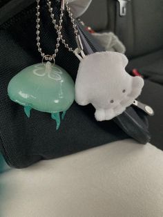 Jellyfish Things, Jellyfish Core, Squid Art, Jellyfish Keychain, Animal Keychain, Pola Sulam, Cute Keychain, Cute Charms