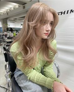 Baby Blonde, Korean Hair Color, Girl Hair Colors, Peach Hair, Asian Short Hair, Neon Hair, Light Blonde Hair