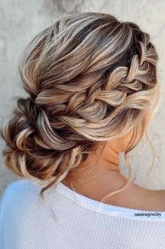 10 Chic Wedding Hairstyles For Long Hair - WeddingPlanner.co.uk Braid To The Side With Curls, Women’s Formal Hairstyles, Hoco Hairstyles Red Hair, Cute Formal Hairstyles For Medium Hair, Wedding Hairstyles Medium Length Braid, Wedding Hairstyles With Braids, Gala Hair, Prom Hair Up, Wedding Up Do