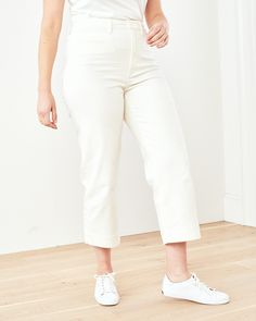 These stretch cotton twill high-waisted wide-leg pants are perfect to pair with shorter tops. Featuring a flattering cropped length, they're soft with a bit of stretch for extra comfort and the perfect fit. Silk Tee, Organic Cotton Sheets, Wide Leg Cropped Pants, Silk Tank, Olive Color, Wide Legs, Black Stretch, Quince, Fashion Tees