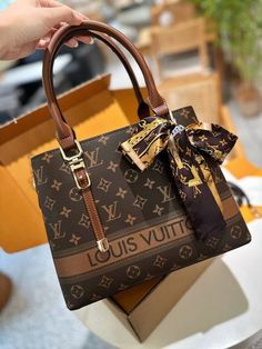 Multi Colored Bag, Trendy Purses, Luxury Bags Collection, N Shoes, Cute Handbags, Luxury Purses, Fancy Bags, Lv Handbags, Trendy Tote