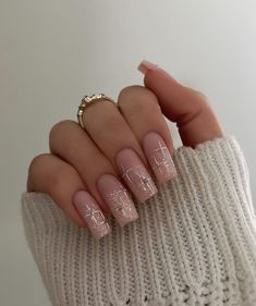 Winter Elegant Nails, Neutral Nails With Glitter, Winter Nails Pink, Trendy Glitter Nails, Pink Winter Nails, Christmas Nails Glitter, Gel Nails Diy, Sassy Nails