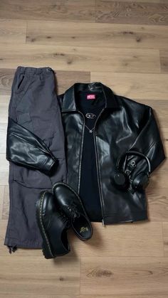 Rap Fashion Men Outfit, Masc Black Outfits, Black Leather Shoes Outfit, Mens Starboy Outfits, Opiumcore Outfits Men, Starboy Aesthetic Outfit Men, Starboy Outfit Men, Leather Pants Outfit Men, Leather Jacket Aesthetic