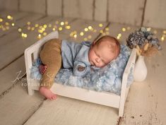 Capture the magic of your newborn's early days with our baby photo prop blanket in a beautiful blue shades. This chunky wool blanket is meticulously handcrafted to provide a plush and cozy feel, making it the perfect accessory for your baby's first photo sessions. Its soft, gentle texture ensures comfort for your little one, whether used as a bed layer or a knit wrap. The blanket's thick, luxurious weave adds a charming,  touch to any photoshoot, creating timeless, heartwarming images. Ideal for Newborn Photography Bed, Knitted Baby Blankets Blue, Teddy Newborn Photography, Newborn Felted Props, Newborn Photography Blue Theme, Photography Themes, Baby Boy Photos, Boy Photo, Knit Wrap