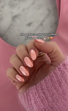 Birthday Nail Colors, Summer Nails Gel X Almond, Nail Polish That Makes You Look Tan, Crome Nails Peach, Peachy Chrome Nails, Gel Nails 2024 Trends Summer, Vibrant Summer Nail Colors, Summer Nails Tan Skin, One Color Acrylics