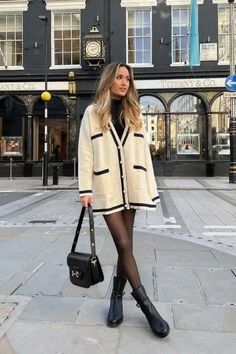 click link for outfit... London Afternoon Tea Outfit, Warm Cardigan Outfit, Brunch Outfit Fall, Brunch Outfits Fall, Casual Brunch Outfit, University Outfit, Europe Outfits, Winter Fashion Outfits Casual