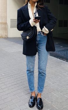 Socks Showing With Jeans Outfit, Women Fall Work Outfits 2023, Classic Loafers Women Outfit, Fashionable Office Wear, Timeless Fashion Women, Blazer Street Style 2023, Blue Blazer Outfits For Women Work, Birkin Mom Outfit, Nancy Meyers Aesthetic Fashion