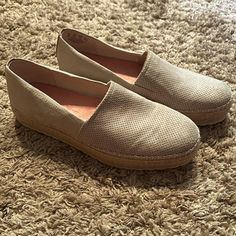 Dr. Scholl's Shoes Women's Sunray Pointed Toe Flat- Never Worn- Size 9- So Cute For Fall! Slip-on Synthetic Closed Toe Espadrilles, Slip-on Closed Toe Synthetic Espadrilles, Slip-on Synthetic Espadrilles With Round Toe, Comfortable Suede Espadrilles With Round Toe, Casual Espadrilles With Medium Width And Round Toe, Suede Platform Espadrilles With Round Toe, Synthetic Platform Slip-on Espadrilles, Beige Synthetic Espadrilles With Round Toe, Dr Scholls Shoes