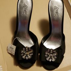 Never Worn, Nwt, Silver Flower Emblem In Front Slip- Ons Formal Summer Shoe Clips, Silver Flowers, Slip Ons, Women's Shoes Sandals, Shoes Sandals, Slip On, Size 10, Women Shoes, Sandals