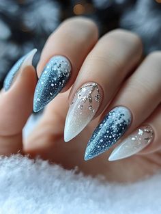 Ice Blue Glitter Nails, Icy Blue Snowflake Nails, Snow Flakes Nail Art, Baby Blue Nails Christmas, Ice Themed Nails, Apres Ski Nails, Winter Wonderland Nail Ideas, Almond Acrylic Nails Designs Winter, Blue Frosty Nails