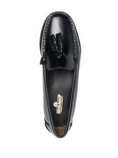 Shop Sebago tassel-detail leather loafers with Express Delivery - FARFETCH Black Loafers, Tassel Loafers, Pretty Shoes, R5, Leather Slip Ons, Leather Loafers, Style Icon, Cool Style, Tassels