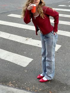 Lady in red Red Ballet Flats Outfit, Worst Outfits, Red Shoes Outfit, Ballet Flats Outfit, Red Ballet Flats, Core Memories, Nyc Fall, Flats Outfit