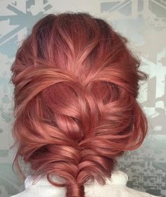 Sadie did this colour today!  On trend as ever … Dark Peach Hair Color, Coral Red Hair, Dark Peach Hair, Autumnal Hair, Salmon Hair, Raspberry Hair, Pantone Colour Of The Year