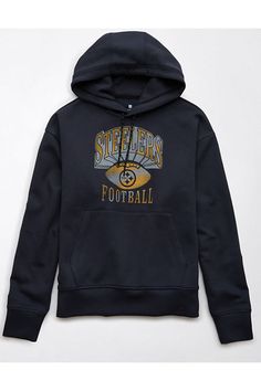 Medium-weight recycled polyester blend with sweat-wicking technology/Comfort stretch fabric that's ridiculously soft & breathable/Hooded/Pittsburgh Steelers graphics/Ribbed cuffs & hem Steelers Pillows, Steelers Emblem, Steelers Sweatshirt Woman, Nfl Sweatshirt, Steelers Hoodie, Mens Outfitters, Pittsburgh Steelers, Hoodie Top, Pittsburgh