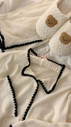 Cute Night Outfits, Cute Pyjama, Pajamas Aesthetic, Pijamas Women, Like Clockwork, Cute Pjs, Pajama Fashion, Cute Sleepwear, Cute Pajama Sets