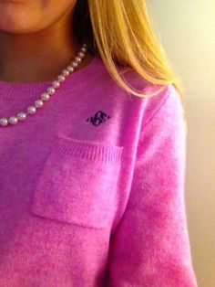 Preppy Girl, Estilo Preppy, Classy And Fabulous, Mode Vintage, Looks Style, Preppy Outfits, Pink Sweater, Passion For Fashion