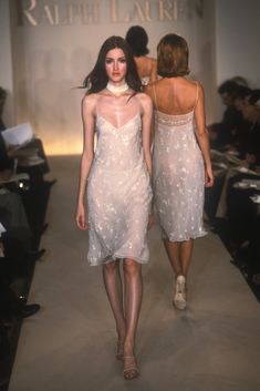 90s Fashion Show, Ralph Lauren Runway, Ralph Lauren 90s, 90s Runway, 90s Runway Fashion, Runway Outfits, 90s Dress, Ralph Lauren Dress, It Girl